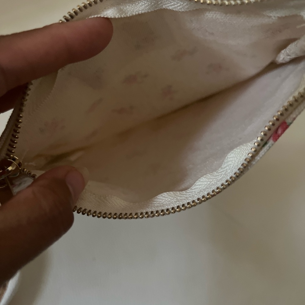 Sézane Floral Ruffle Pouch - Limited Edition - Picture 10 of 10